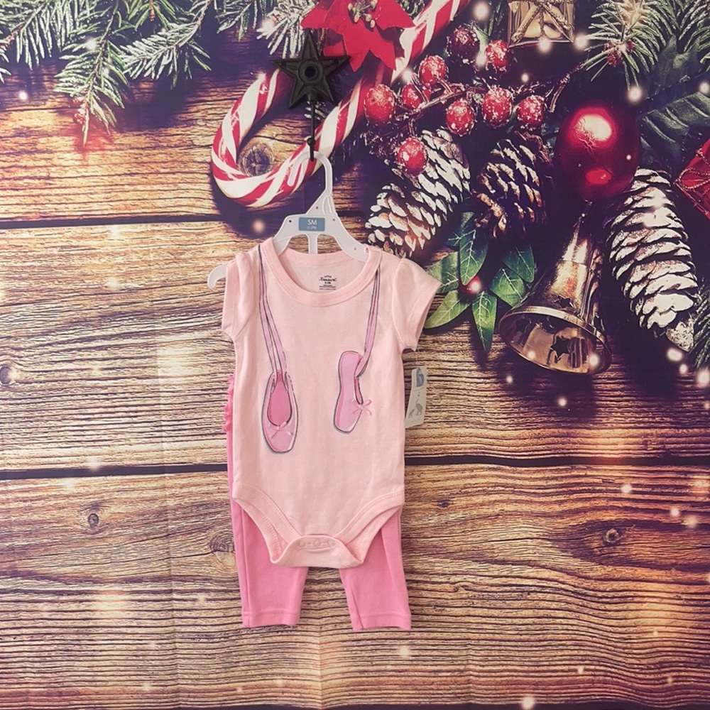 - Brand new girls Little Treasure 2 piece outfit. Size is 0-3 months.